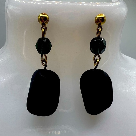 BLACK Stone‎ Dangle Pierced Gold Toned Post Earrings - Picture 1 of 6